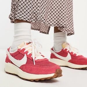 Nike Waffle Debut vintage trainers in adobe red